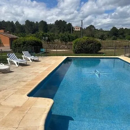 House With Large Garden And Pool Villa Chella