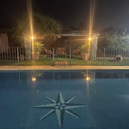 House With Large Garden And Pool