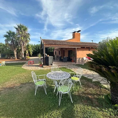 House With Large Garden And Pool * Chella