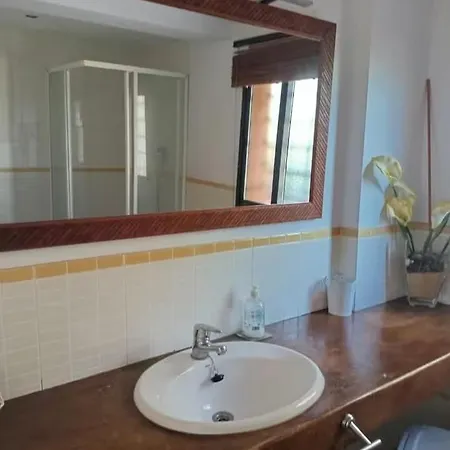 Villa House With Large Garden And Pool Chella