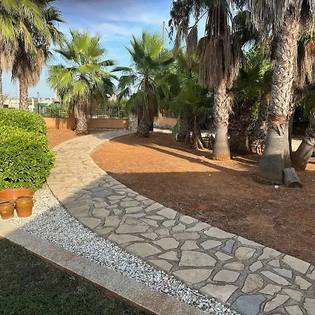 Villa House With Large Garden And Pool *
