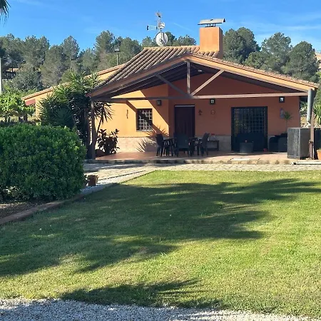 Villa House With Large Garden And Pool Chella